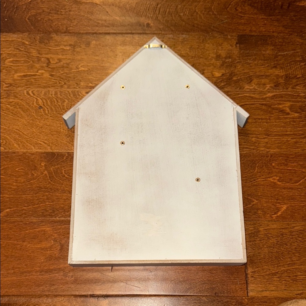 Gray and White House-Shaped Wall Organizer - Picture 6 of 7